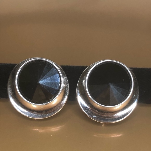 Sarah Coventry Jewelry - 🌸 (2/$20) Sarah Coventry CLIP ON Black Earrings